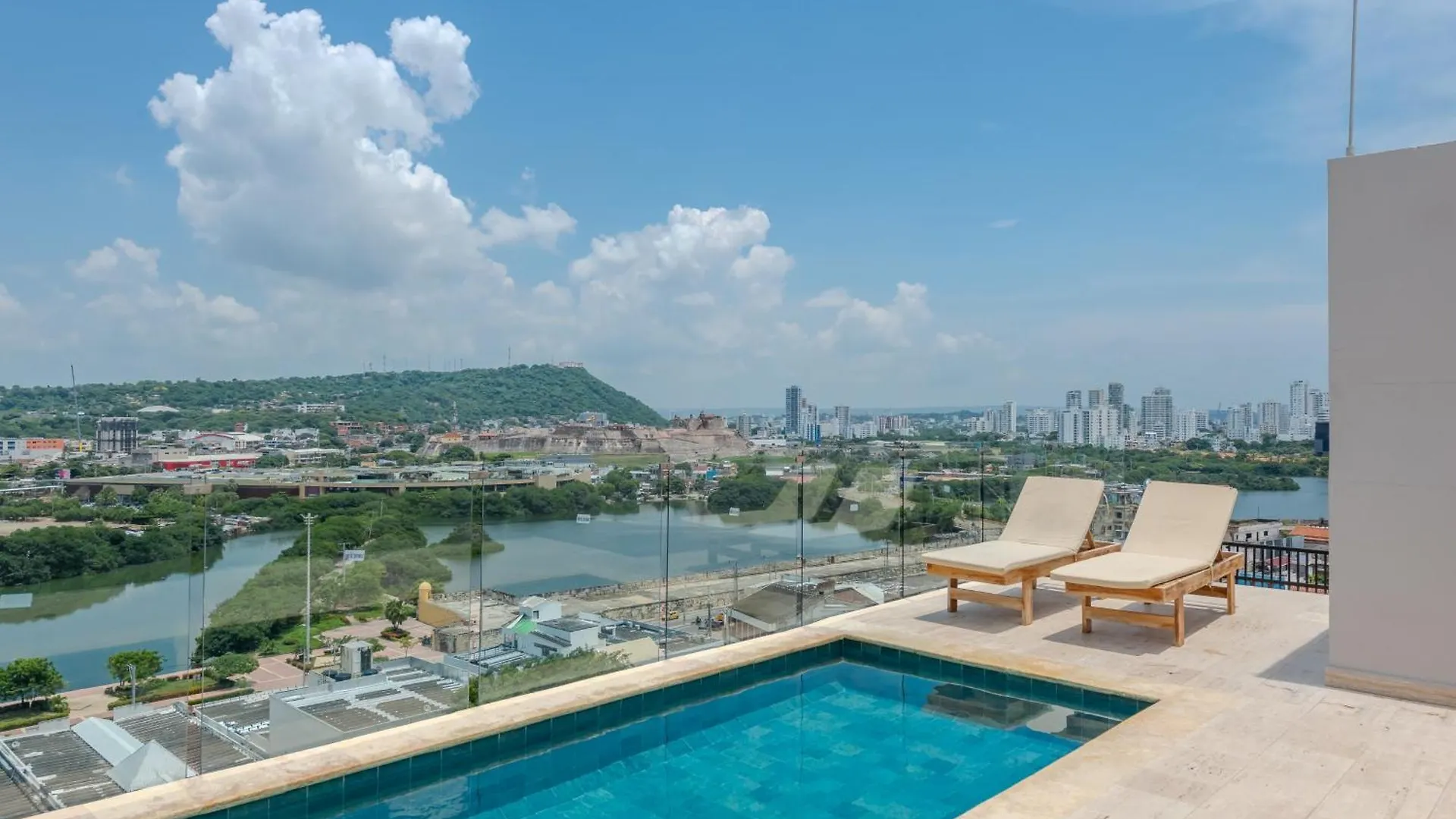 Stunning Loft - Historic Center - Rooftop Pool Cartagena